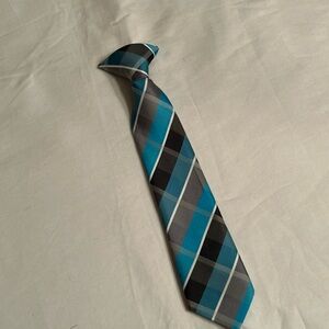 Boys clip tie
